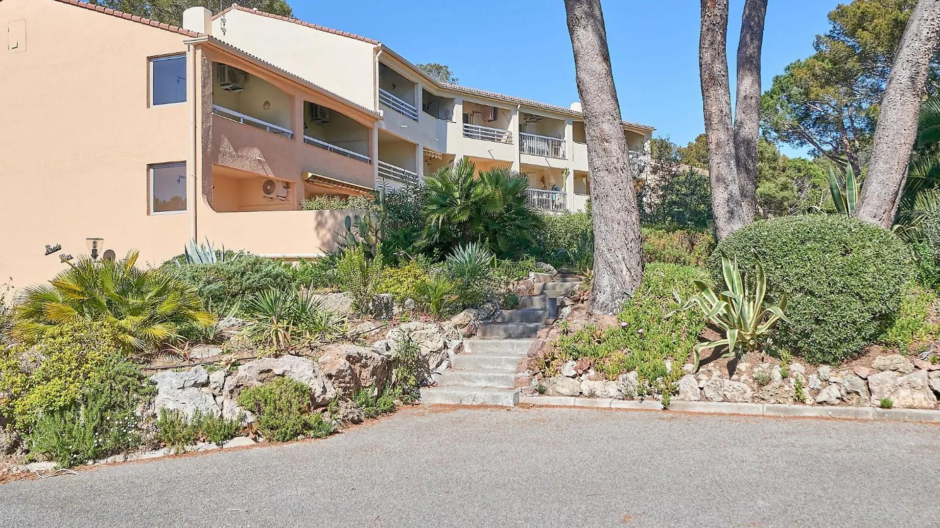 Apartment Pinede Mer Et Soleil By Interhome Saint-Raphaël